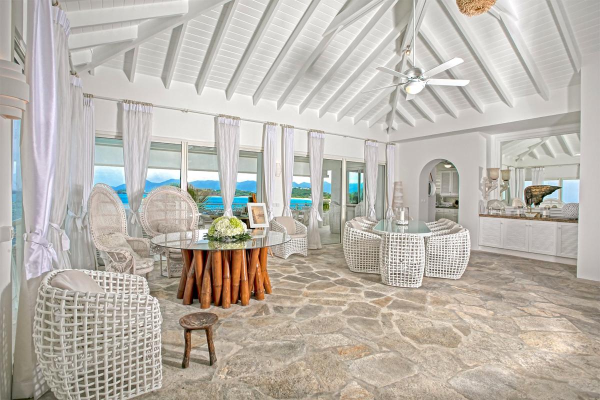 St Martin beachfront luxury villa rental - The living room